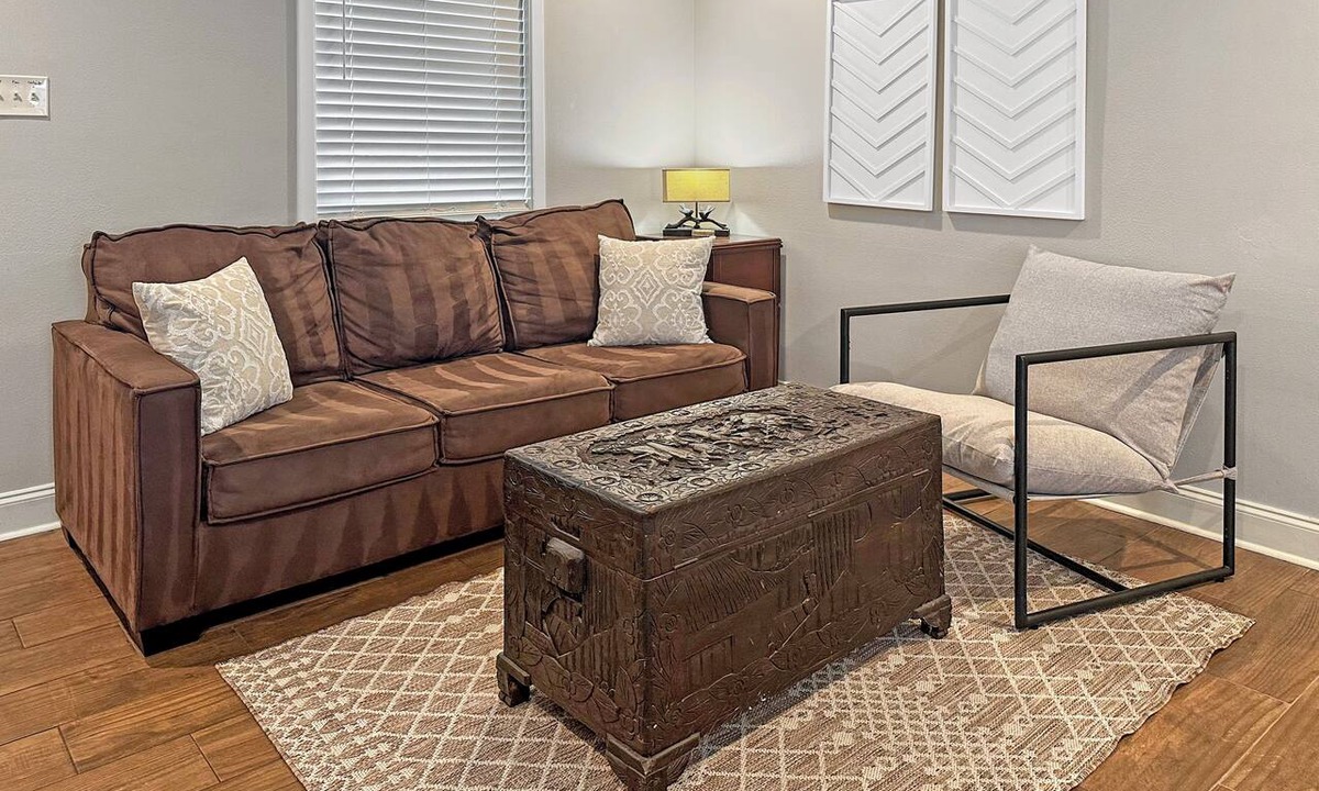 Jefferson Apartment | 1 BD Near Ochsner | Quiet Courtyard Community