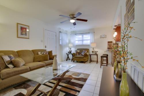 Kenner - Louis Armstrong International Airport House | 1 Mi to Airport! New Orleans Area Home