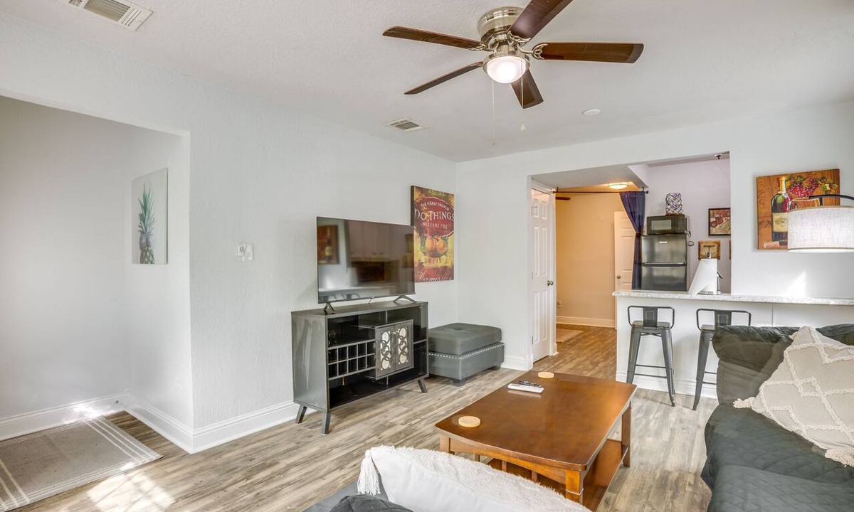 Conroe Apartment | < 1 Mi to Downtown Conroe: Charming Apartment