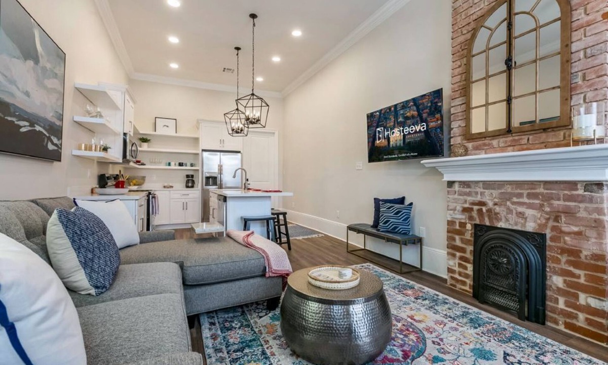 Faubourg Lafayette House | 15% OFF Monthly | 10% OFF Weekly-Spacious 3BR Vacation Home | 5-Min to French Quarter