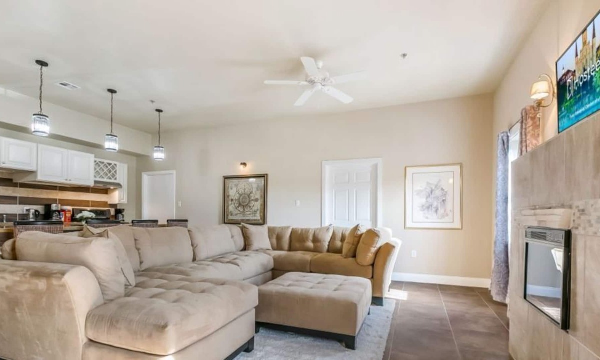 Faubourg Lafayette Condo | 15% OFF Monthly |10% OFF Weekly- Private 4BR Condo steps from St Charles Ave
