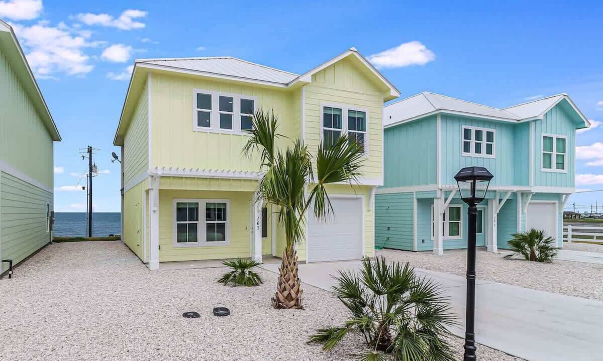 Fulton House | 167 Seven Palms, Set Sail Waterfront House: Pool, Hot Tub & Fishing!