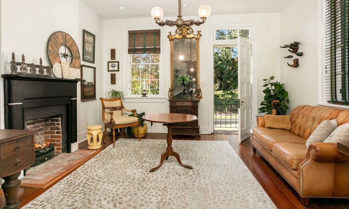 Natchez Cottage | 1864 Little Brick | 1/1, Full Kitchen, Hot Tub, Pet Friendly w/fee | Pool Access