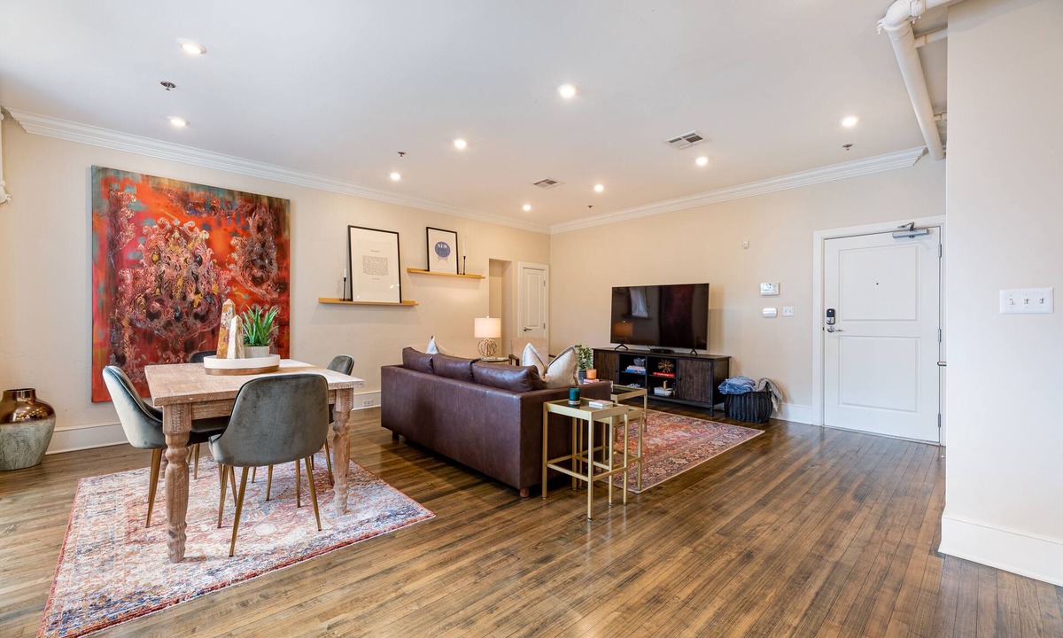 French Quarter Apartment | 1B/1B - Evangeline - 60 Day Min. Rental