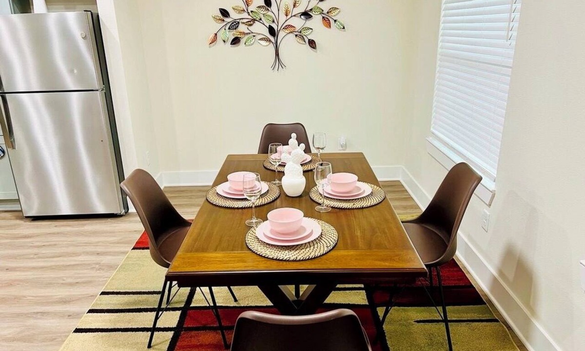 Grogan's Mill Apartment | 2-Bedroom 2-Full Baths with FREE Parking, Washer & Dryer, WiFi in The Woodlands