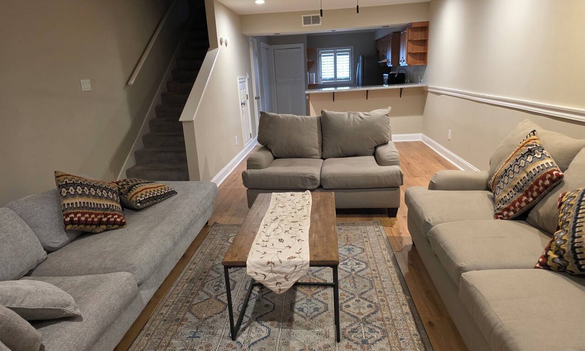 Kenner - Louis Armstrong International Airport Apartment | 2-bedroom apartment in charming Kenner with AC for relaxing stays