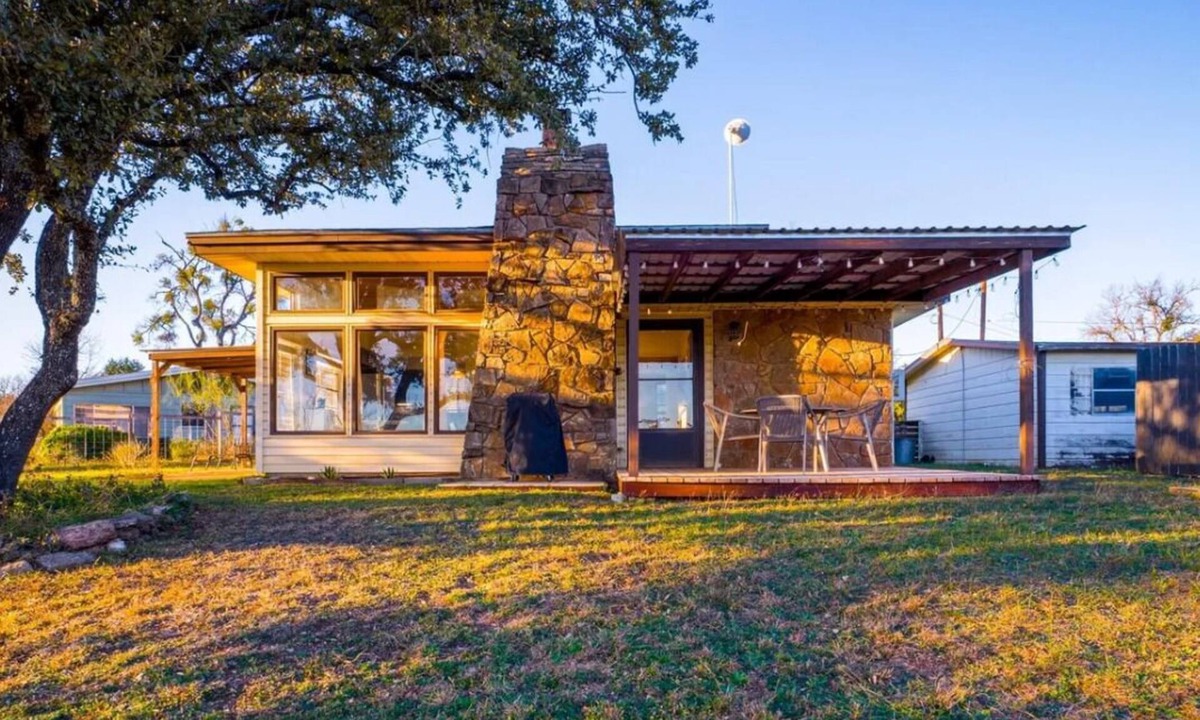 Burnet Cabin | 2 Bedroom Cabin Overlooking Lake Buchanan At Spider Mountain