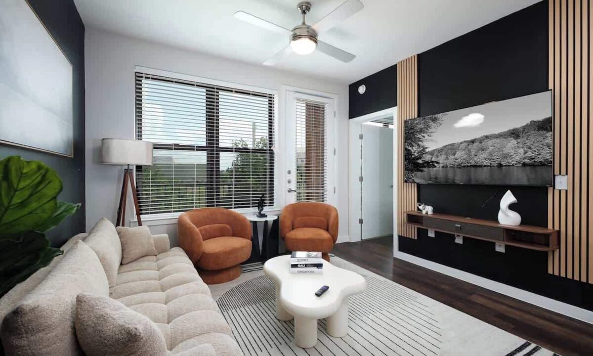 Southtown Apartment | 2-Bedroom Urban Escape, Near Riverwalk and Dome