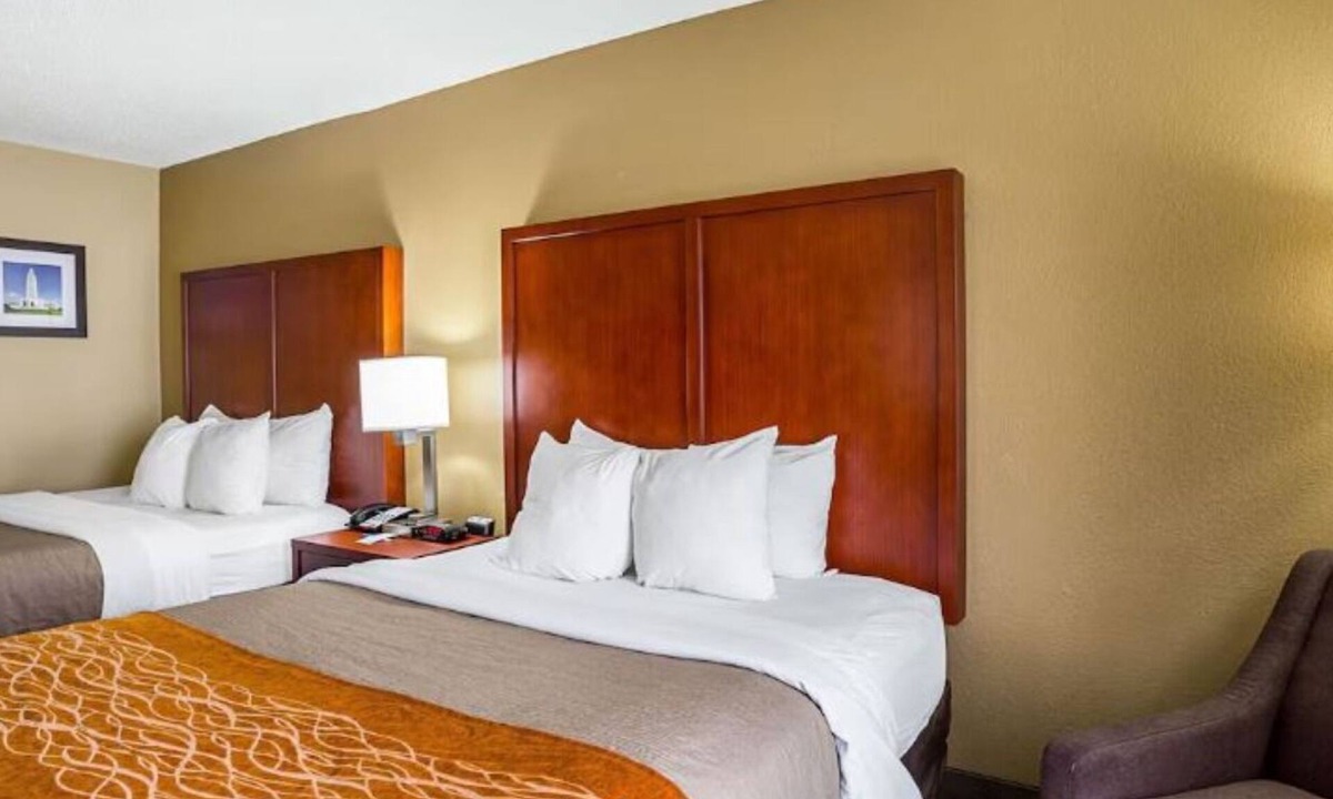 Highlands - Perkins Hotel | 2 Convenient Units w/Breafast | Near LSU, Zoo & Mall of Louisiana & I-10 Access