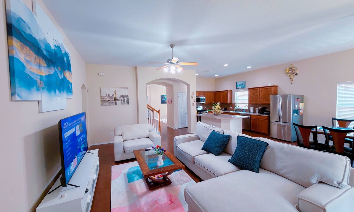 Grand Prairie House | {20% off June} Spacious Family Home - 5BR Sleeps 12 - Near Dallas-Fort Worth
