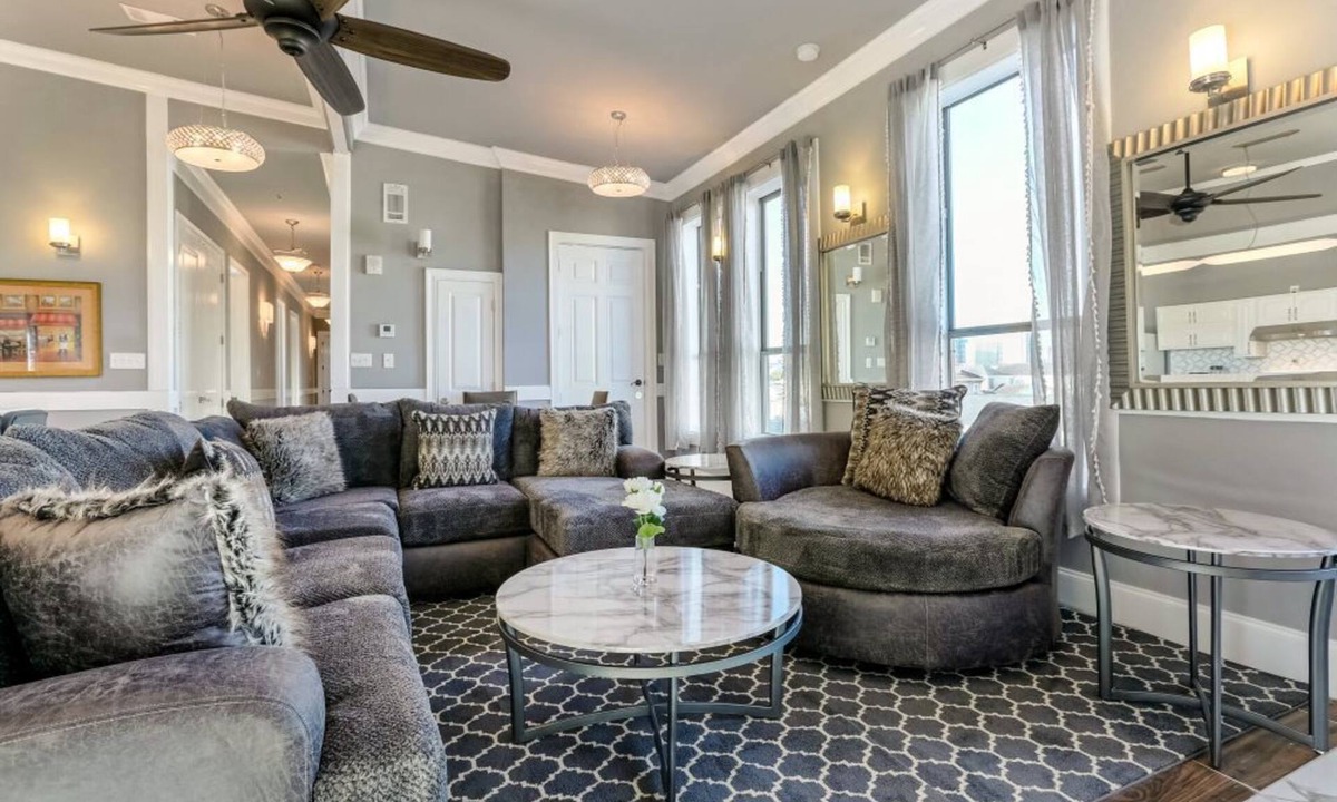 Faubourg Lafayette Condo | 20% OFF Monthly | 10% OFF Weekly-5BR Urban Penthouse in the Heart of New Orleans