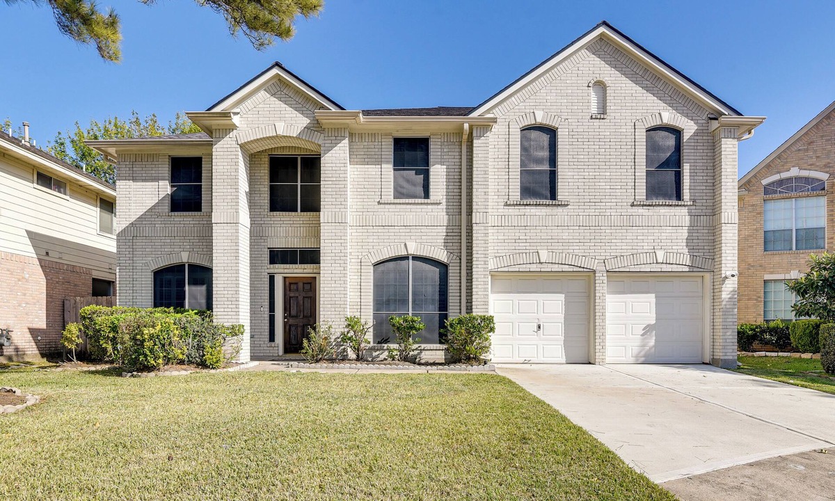 Sugar Land House | 3,500-Sq-Ft Retreat w/Private Yard in Sugar Land!