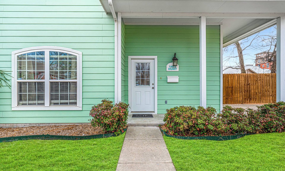 Commerce House | 3-bedroom 2-bath house across the street from East Texas A&M University