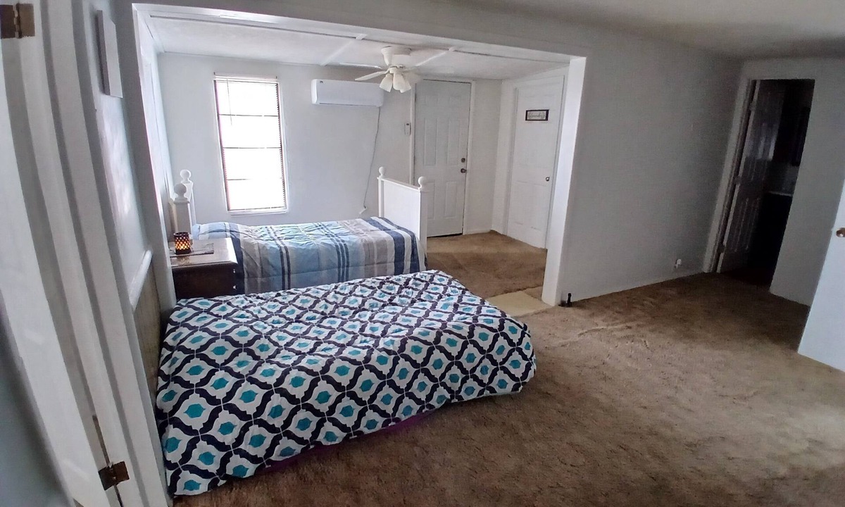Mountain Park Other | 3-bedroom farmhouse in gorgeous Mountain Park with AC