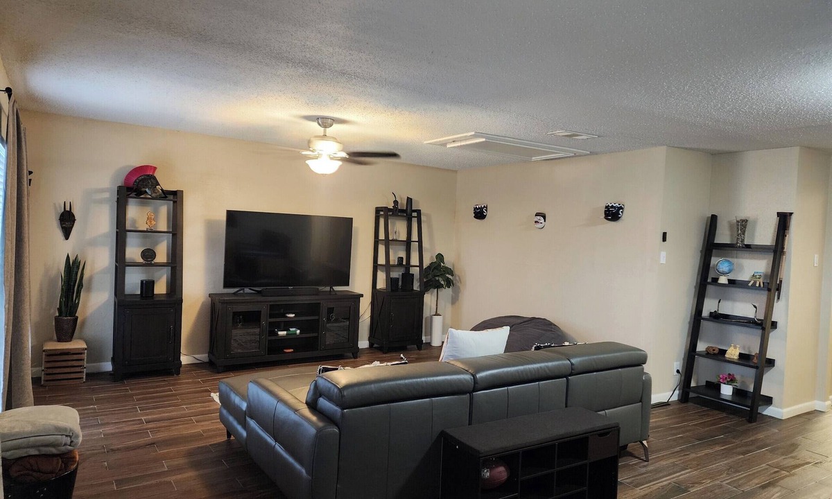 San Antonio House | 3-bedroom house in amazing San Antonio with AC, WiFi