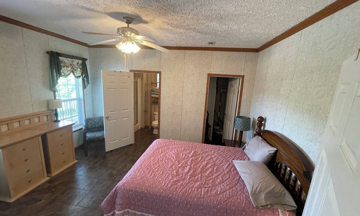 Delacroix House | 3-bedroom mobile home in delightful Delacroix with AC, WiFi