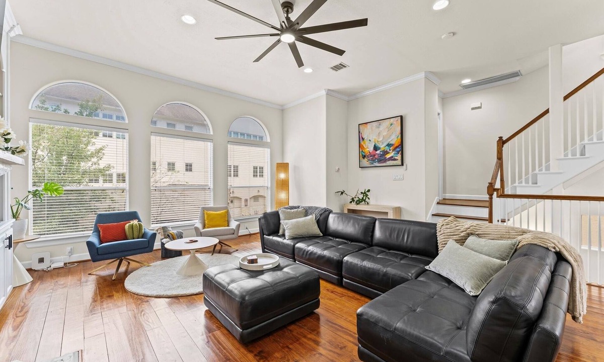 Texas Medical Center House | 3-bedroom townhome Centrally located near Medical Center/NRG stadium.