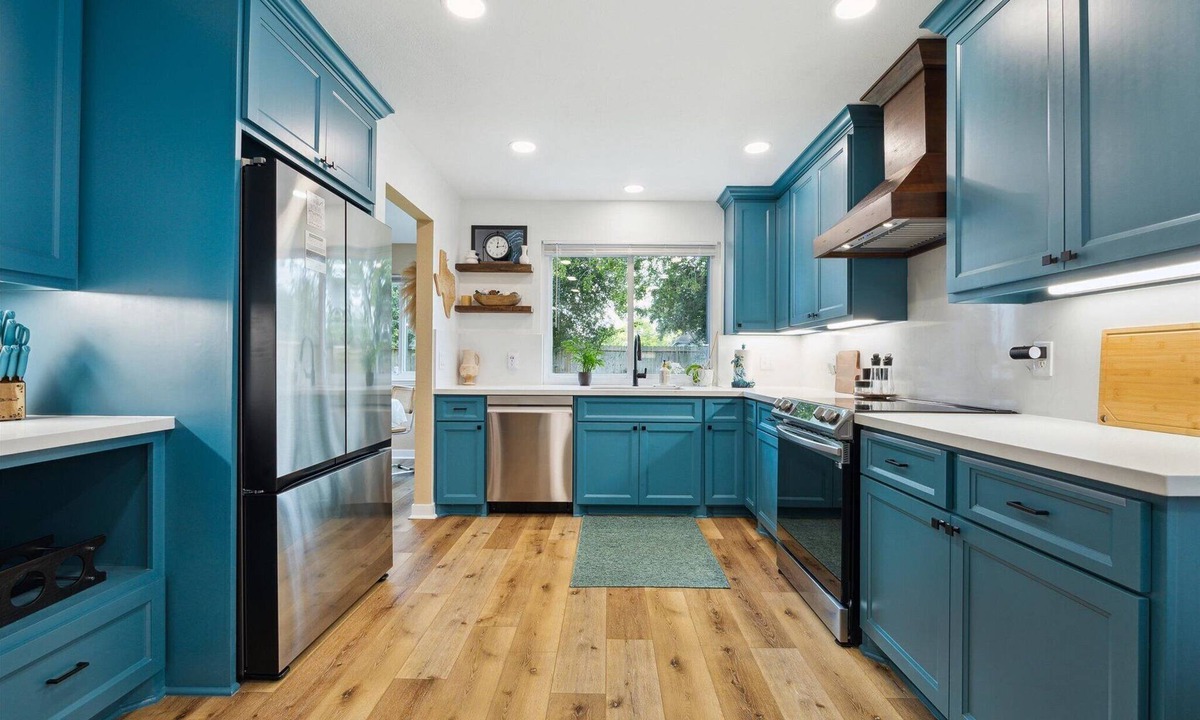 Clear Lake House | 3 BR 2 BA house in Clear Lake. Close to Baybrook Mall, Kemah, NASA & restaurants
