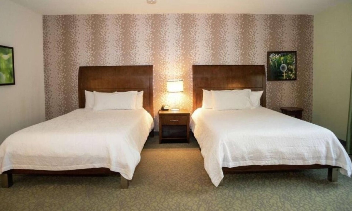 Covington Hotel | 3 Rooms w/Mini Fridge – Pet-Friendly Covington Stay with Dining Options