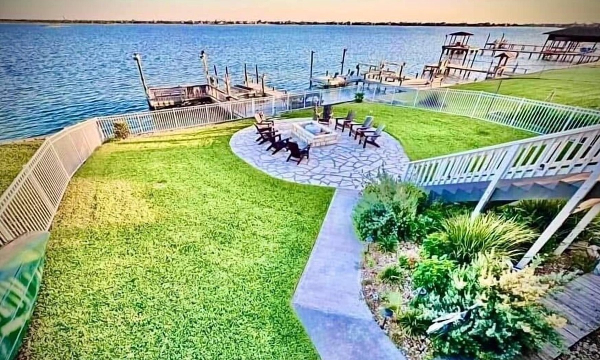 Rockport House | 3 Story Custom Waterfront Home Private Dock Kayaks 2 masters Fishing