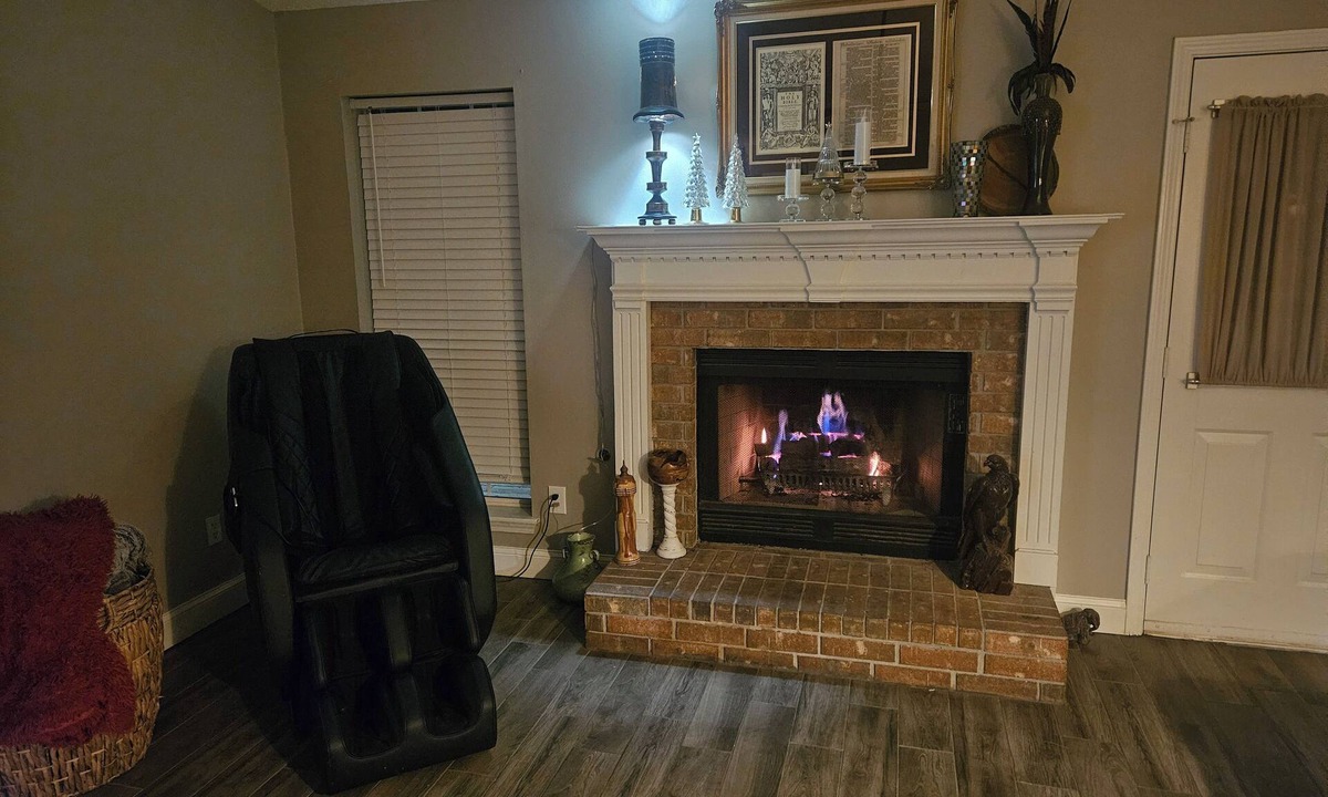 Cabot House | 3bd/2bth Home, king/queen bds,crib, RV/trailer parking, pet fence, massage chair