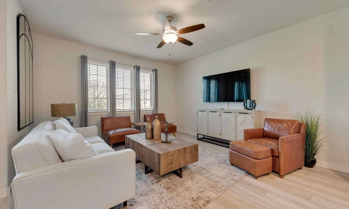 Tarrant County Condo | 3BD TownHome Tavolo Pk F Worth FW001