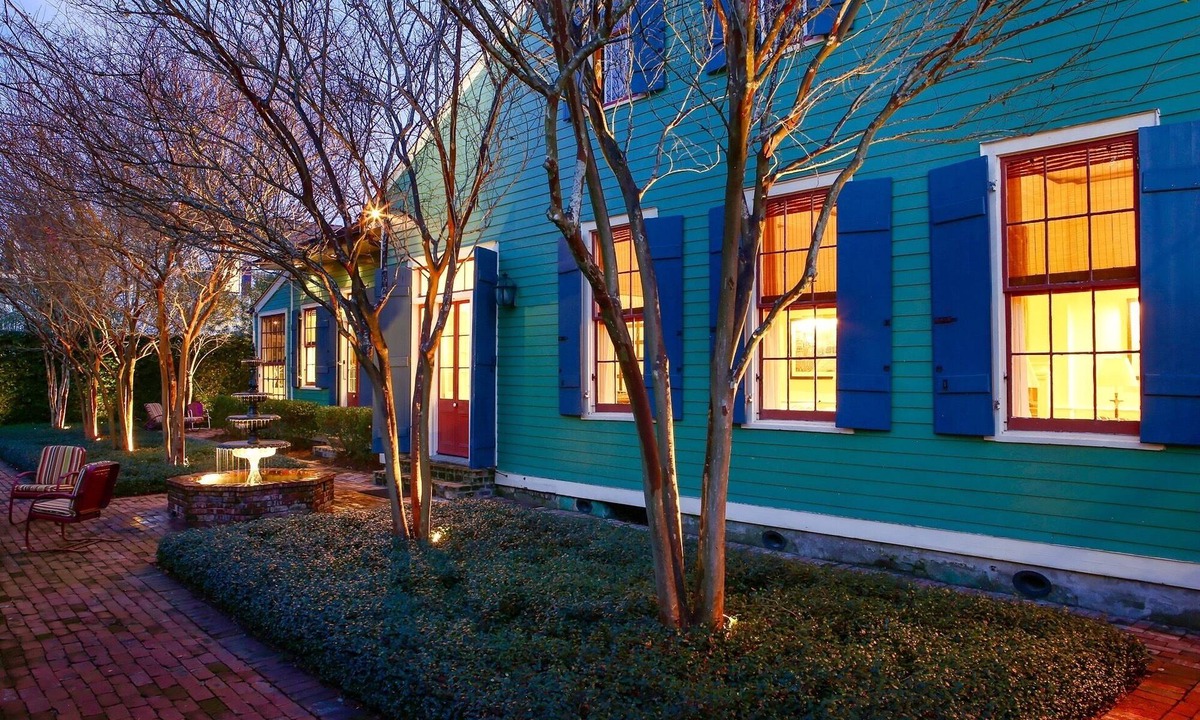 Bywater House | 3BR/2BA - Gorgeous 1838 Creole Cottage, Gorgeous Designer Renovation, Hip Local