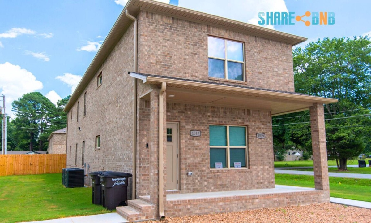 Jacksonville House | 3BR Military & Corporate Housing — Jacksonville, Near LRAFB