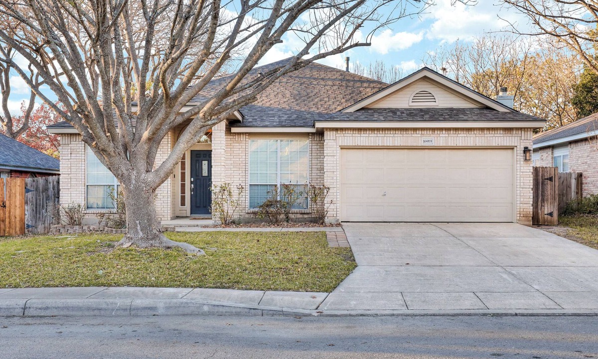 North San Antonio - SAT House | 4-bedroom One story house, Quiet getaway near shops, and military base