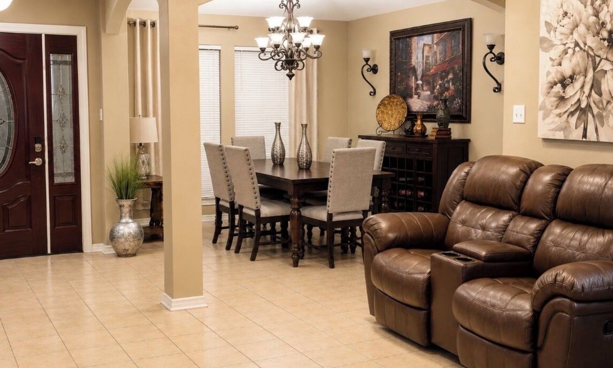 Port Arthur House | 4- Bedroom Serenity: 8 Beds Your Peaceful Retreat: Television in Every Bedroom
