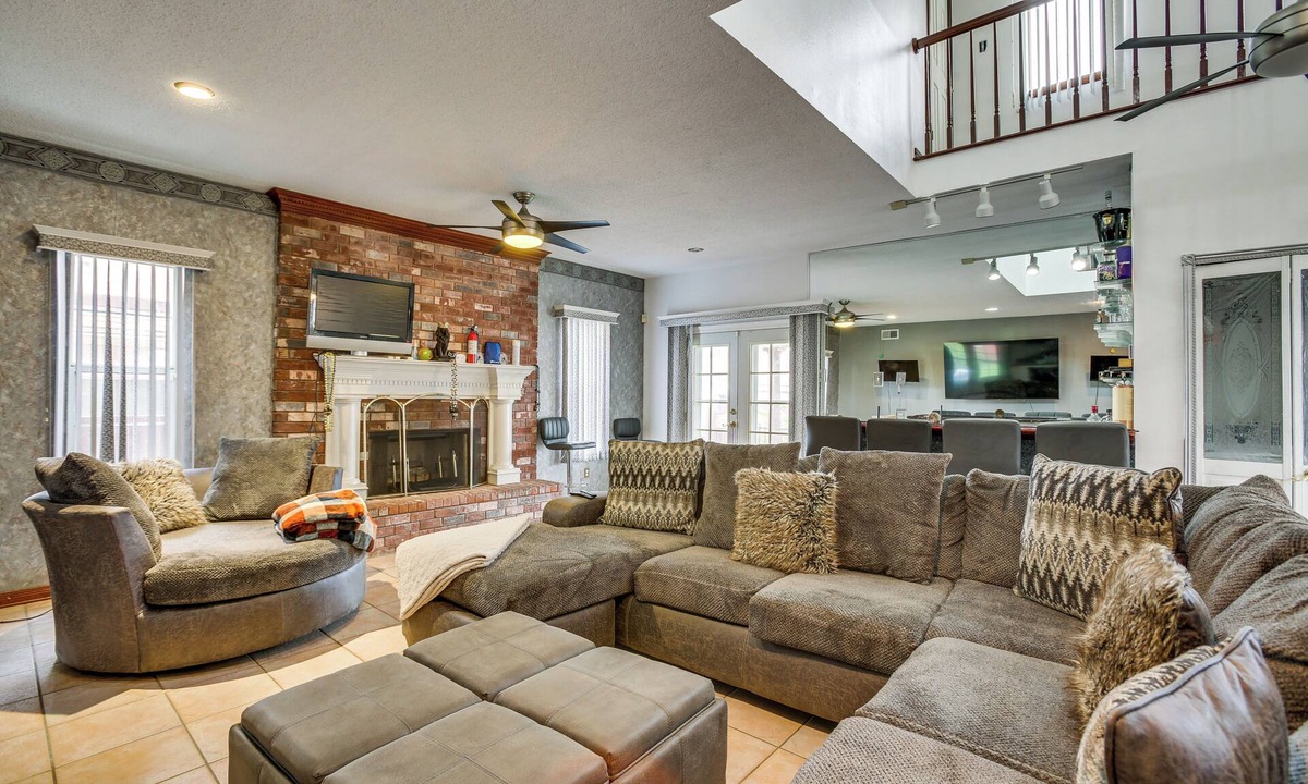 Algiers House | 4 Mi to Bourbon St: Spacious Retreat w/Wet Bar!