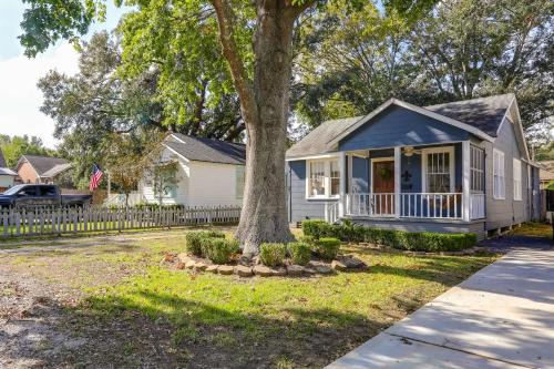 Mid City South House | 4 Mi to Dtwn: Baton Rouge Bungalow w/Private Yard