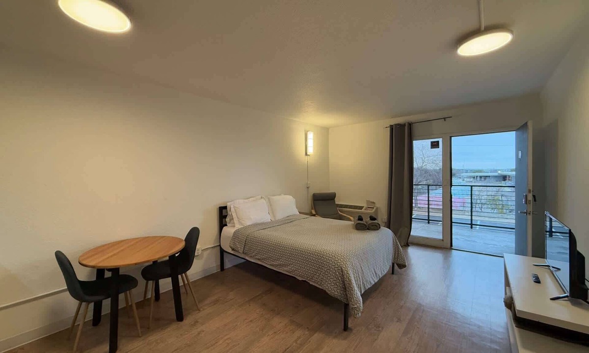 St. Johns Apartment | [40] ATX Studio: 1 Queen, Sleeps 2