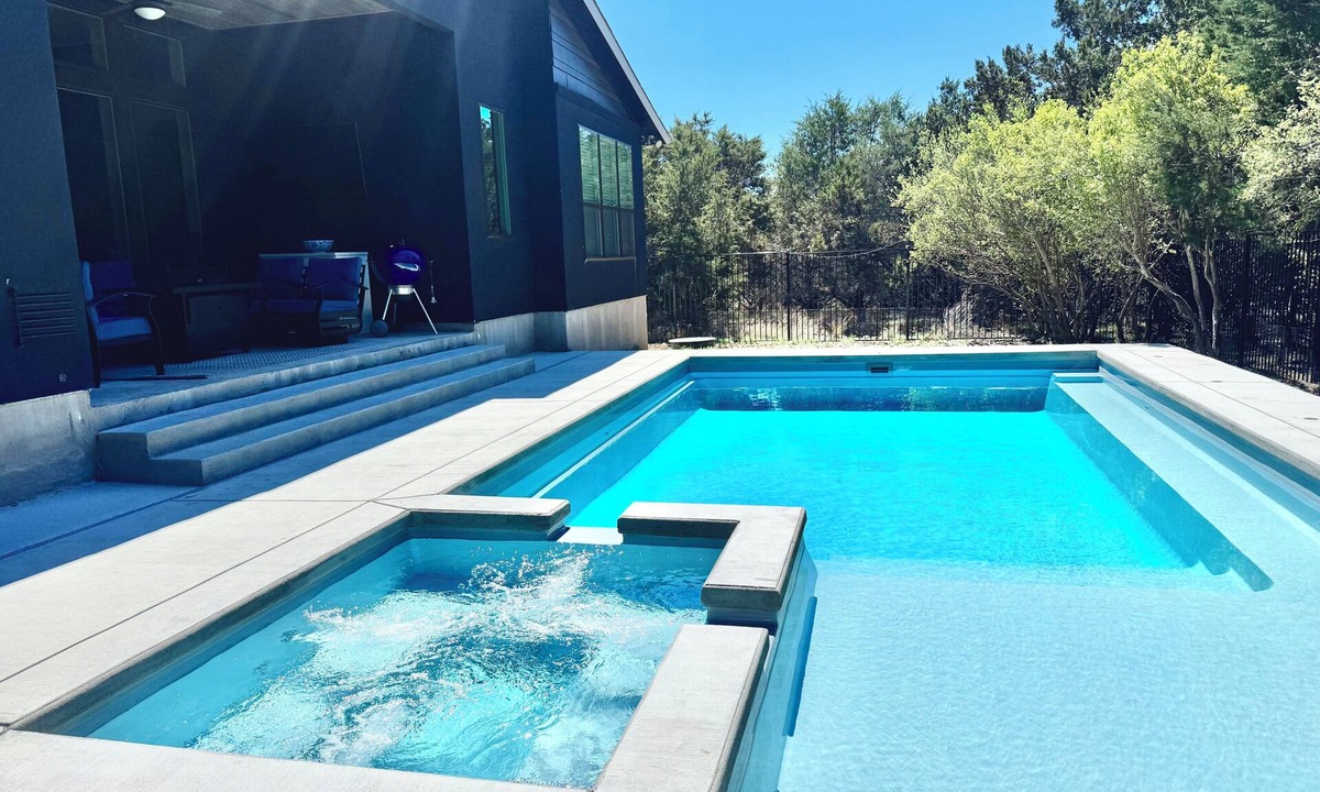 Highland Lake Estates House | 4BR/3BA Family Retreat, Private Pool & Hot Tub, Lake Travis Access, Sleeps 12