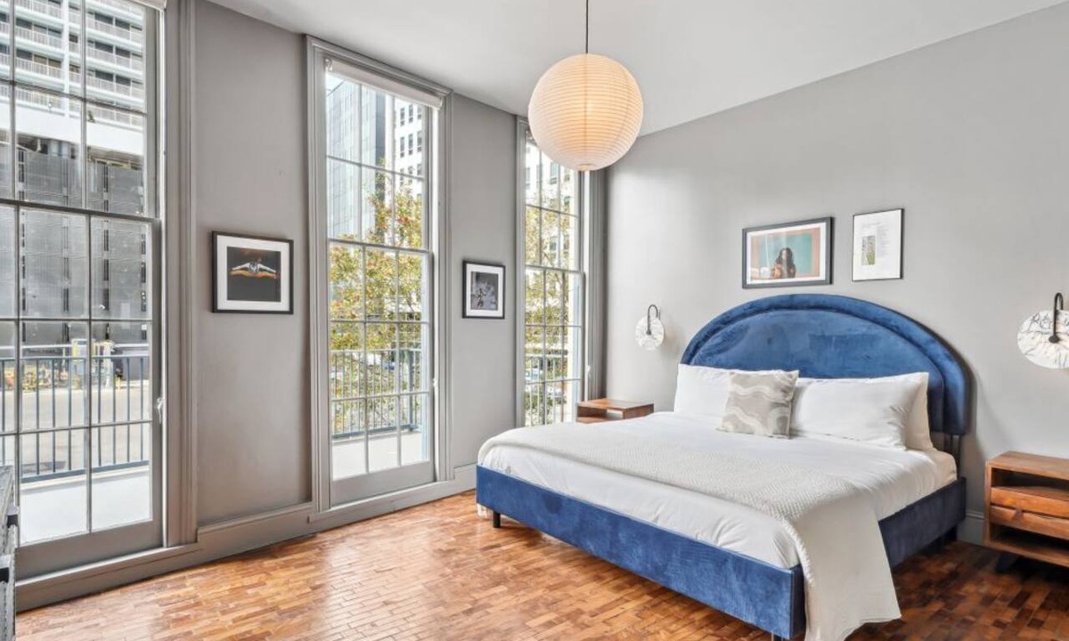 Central Business District Hotel | 4BR + Balcony | The Mary Beth Hotel & Gallery