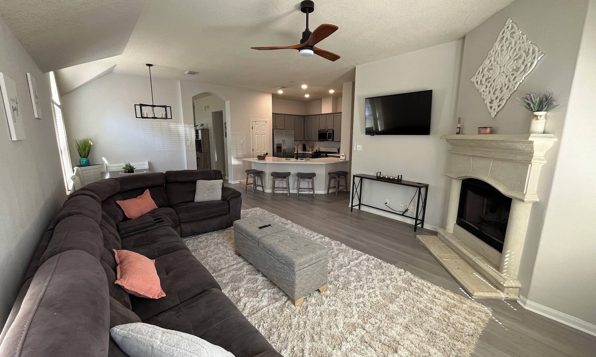 Walden on Lake Conroe House | 4BR Near Lake Conroe + Margaritaville - Boat Ramp Access, Pet Friendly, Sleep 13