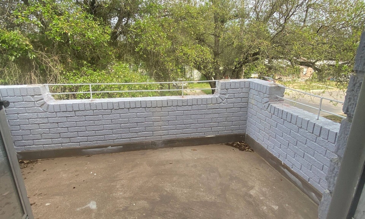 Mineral Wells House | 5 bedroom, 3 bath, game room, large outdoor. Sleeps 15. Walk to downtown
