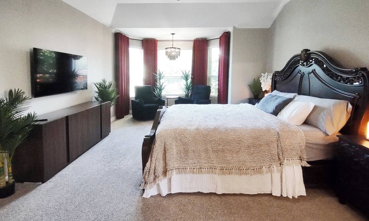 Georgetown Bed & Breakfast | 5-bedroom Elegant Home in Tranquil Georgetown for Workgroups and Families