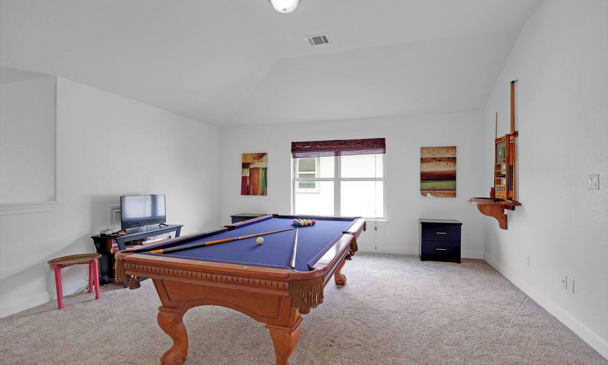 Bee Cave House | 5 Bedrooms, 3 Full bathrooms, beautiful luxury home nestled in hill country.