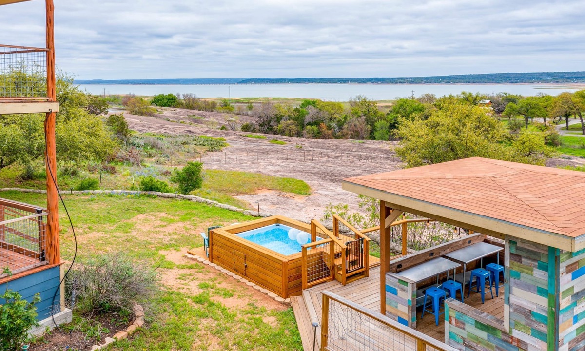 Buchanan Dam House | 5 King 3 5b Firepit Nearby Pickleball Opens Feb 25 Lvl2 EV Charger Pool w Lake Views