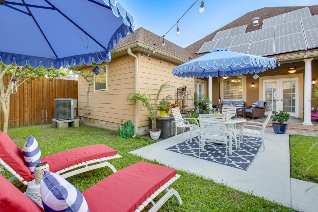 Gentilly Woods House | 5 Mi to Bourbon St: NOLA Home w/Fenced Yard!