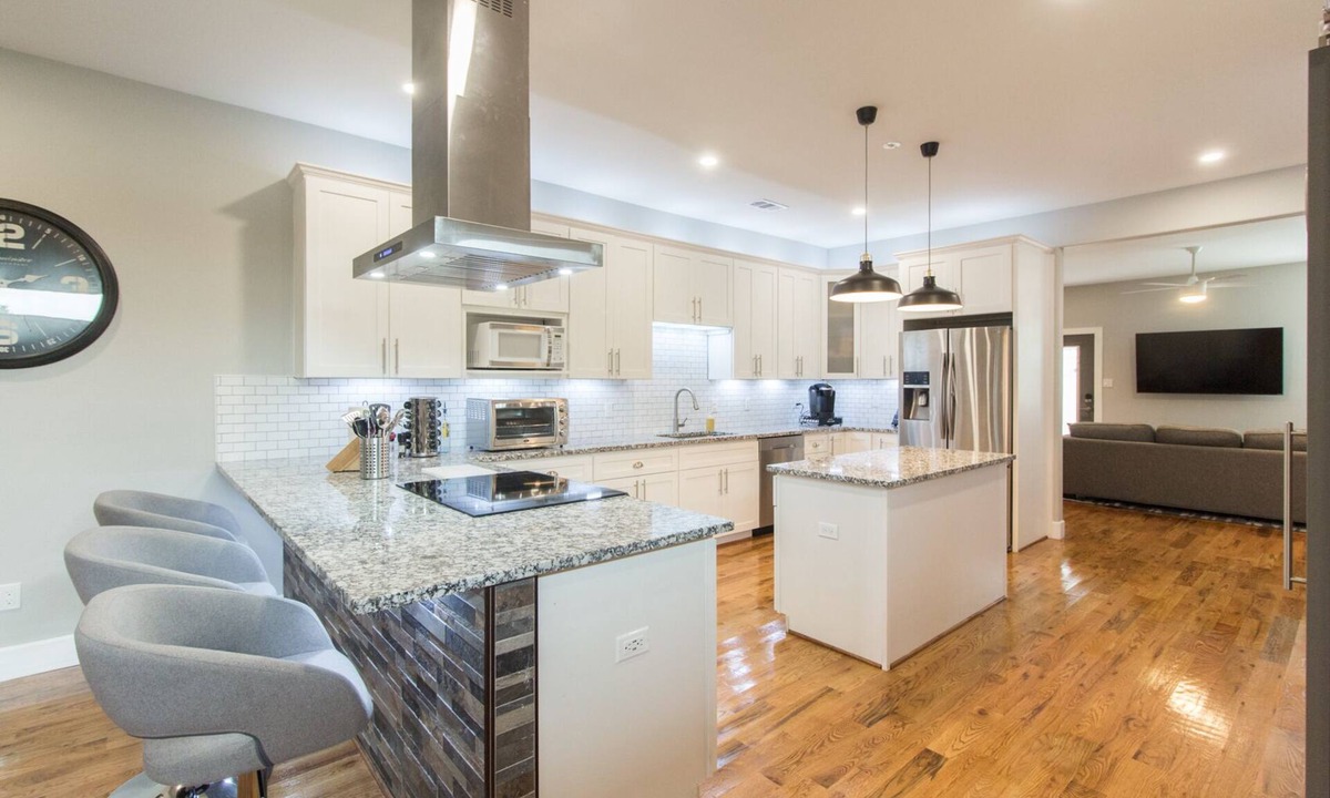 Central Arlington House | 5 Star! 3Bed 4Bath ATnT Globe Life SixFlagsHurrHarb Texas Live BEST EVER!