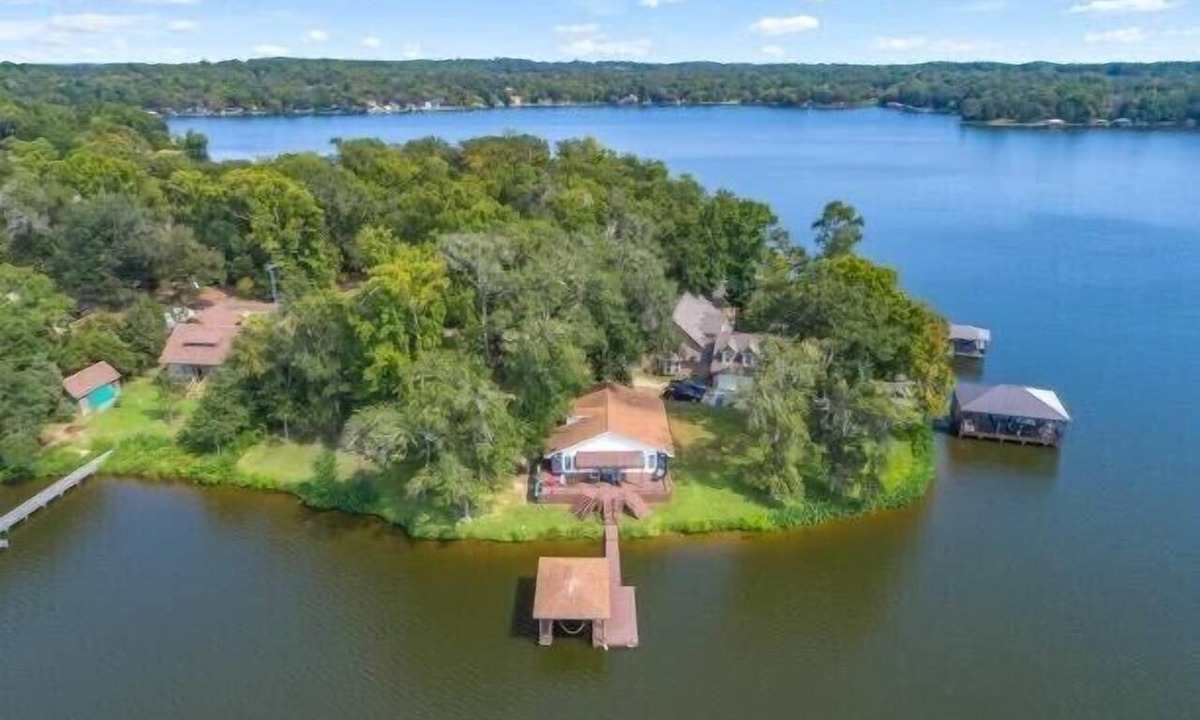 Murchison House | 5 STAR VIEWS! Chef's Kitchen! Boat rental! Kayak/SUP/game room/mauimat
