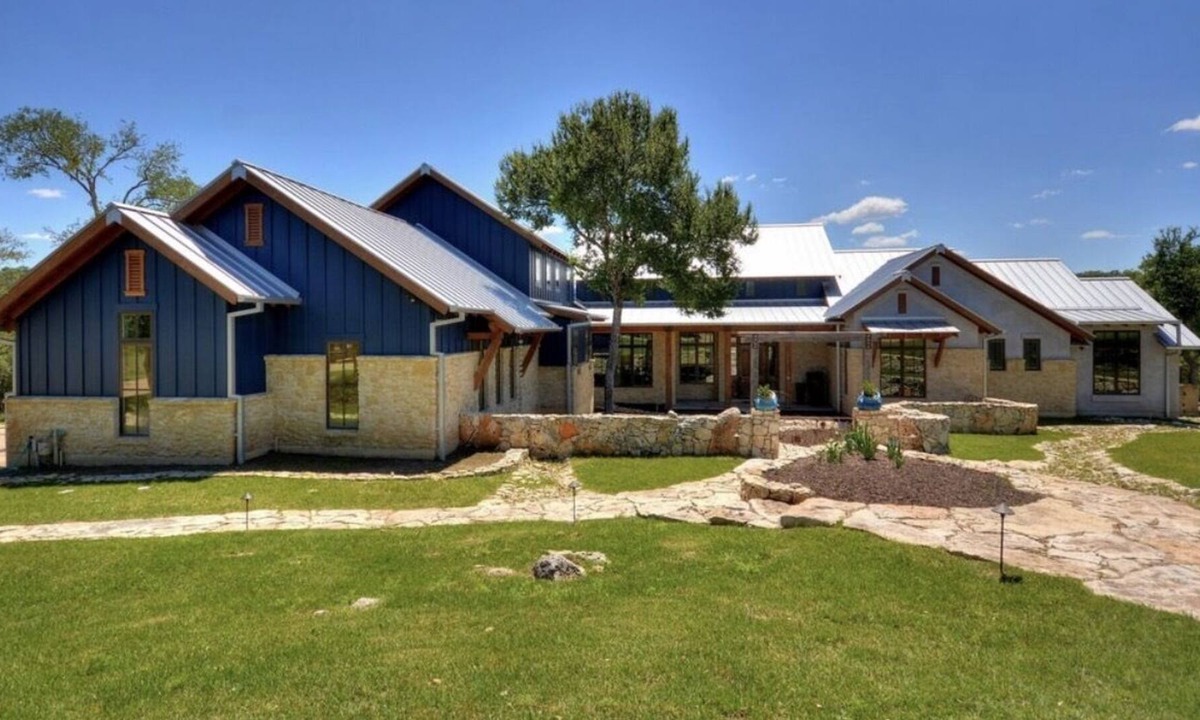 Austin House | 6000Sf 8 Acres Near Lake Austin-Sleeps 20+ Perfect For Family/Corp/Group Retreat