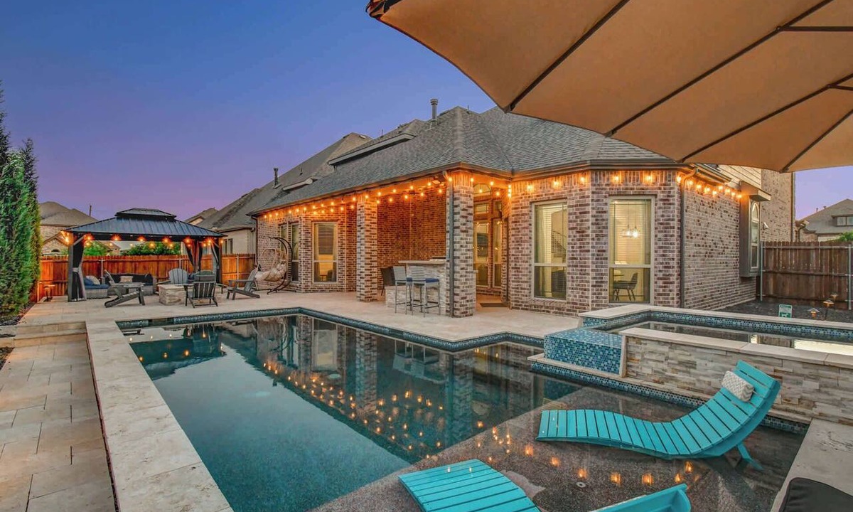 Midlothian House | 6BD/4BA Midlothian Getaway – Pool, Cinema, Games