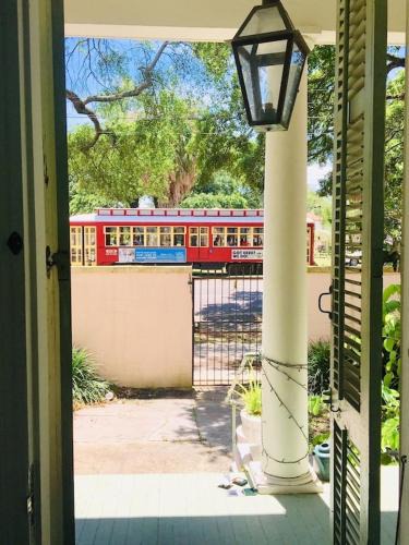 Mid-City House | 6BR 3 BA HUGE, Balcony, Cemetery, Streetcar sleeps 12!