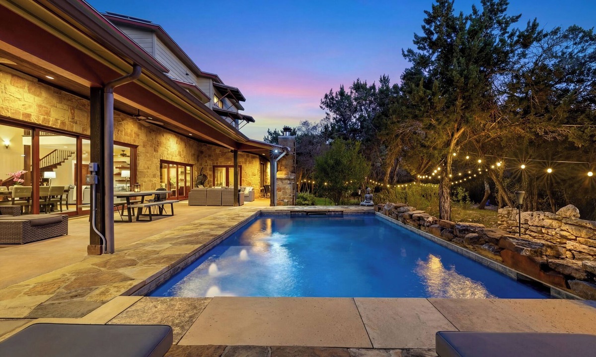 Driftwood House | 6BR Hill Country | Pool, Game Room + 7.5 Acres | 8 Min to Salt Lick