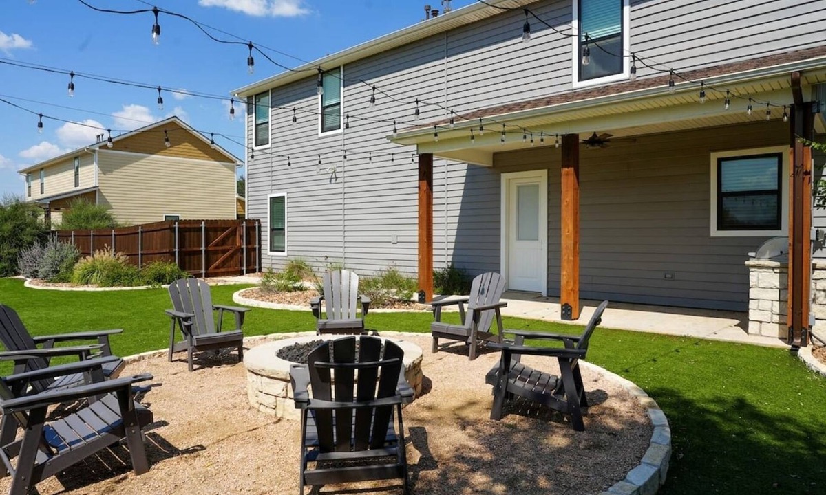 Stephenville House | 7 Bedroom 7.5 Bathroom Stephenville Villa