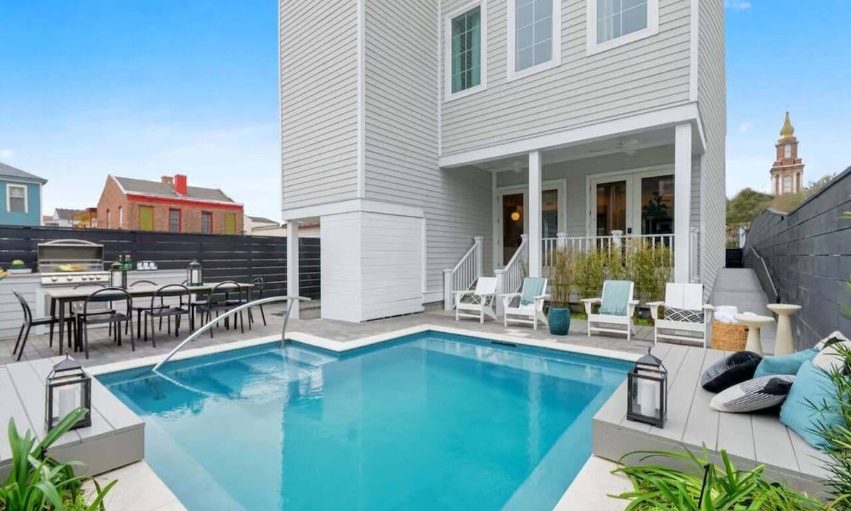 Faubourg Lafayette Hotel | 7-Room Downtown Unit | Pool Access Near CBD