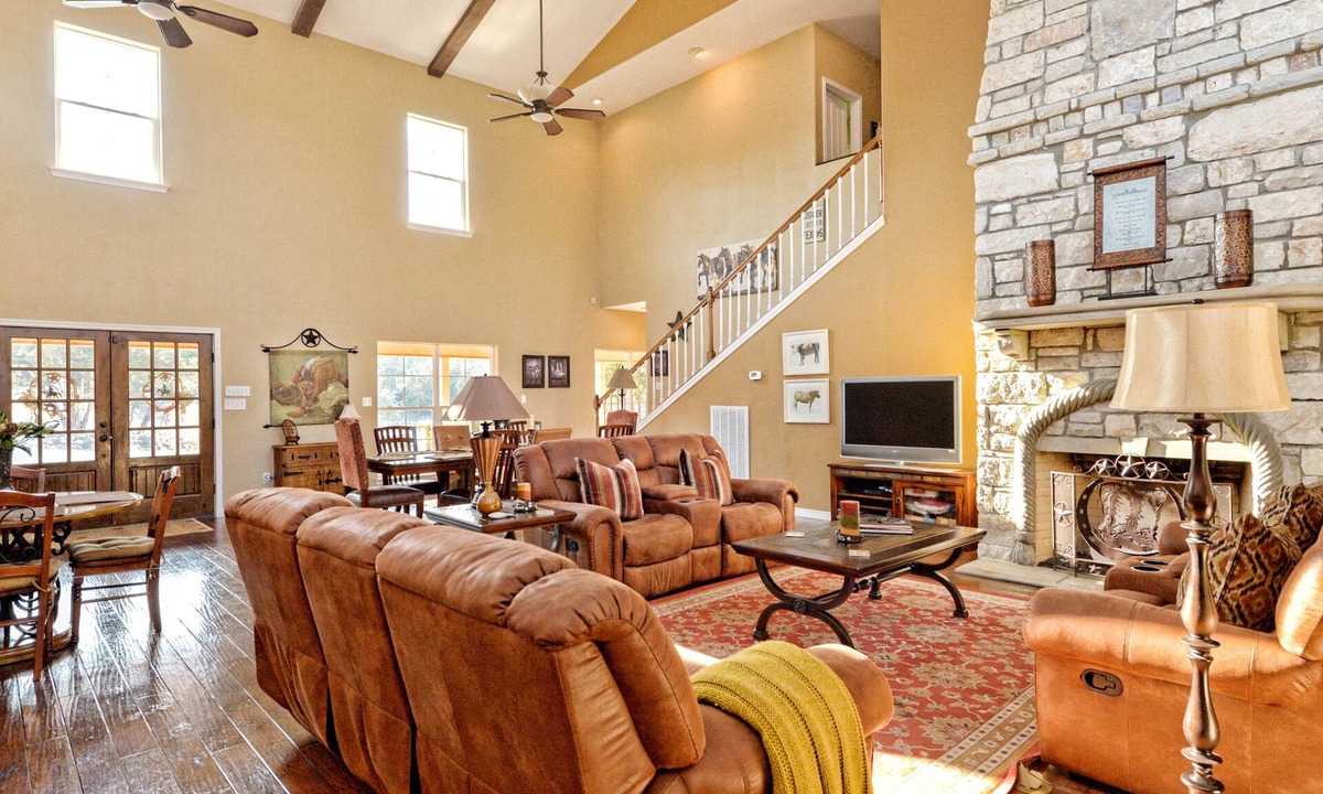 Pedernales Canyon Ranch House | A Perfect Getaway with a Natural Spring Swimming Hole!